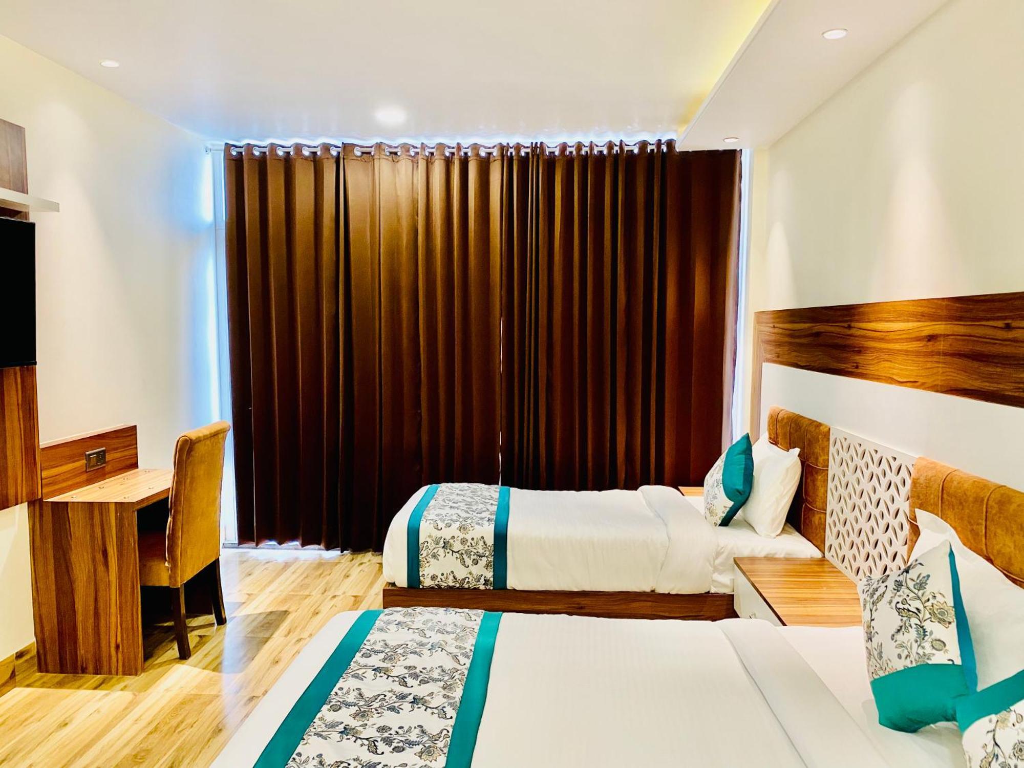 Hotel White House Walking Distance From Golden Temple- With Parking Amritsar Exterior photo